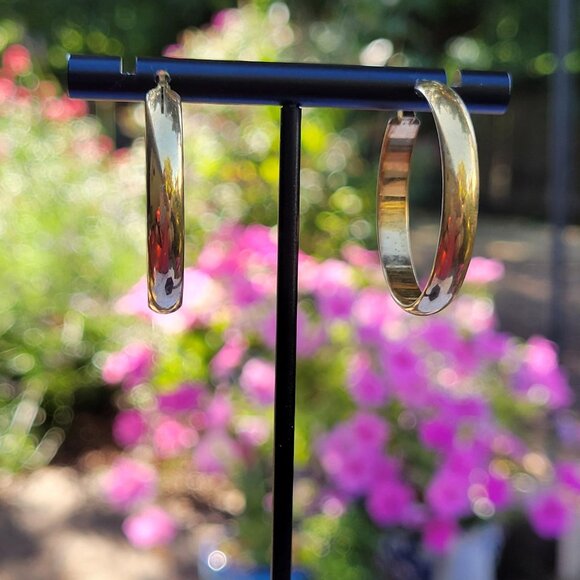 Goldtone hoops - Picture 1 of 2